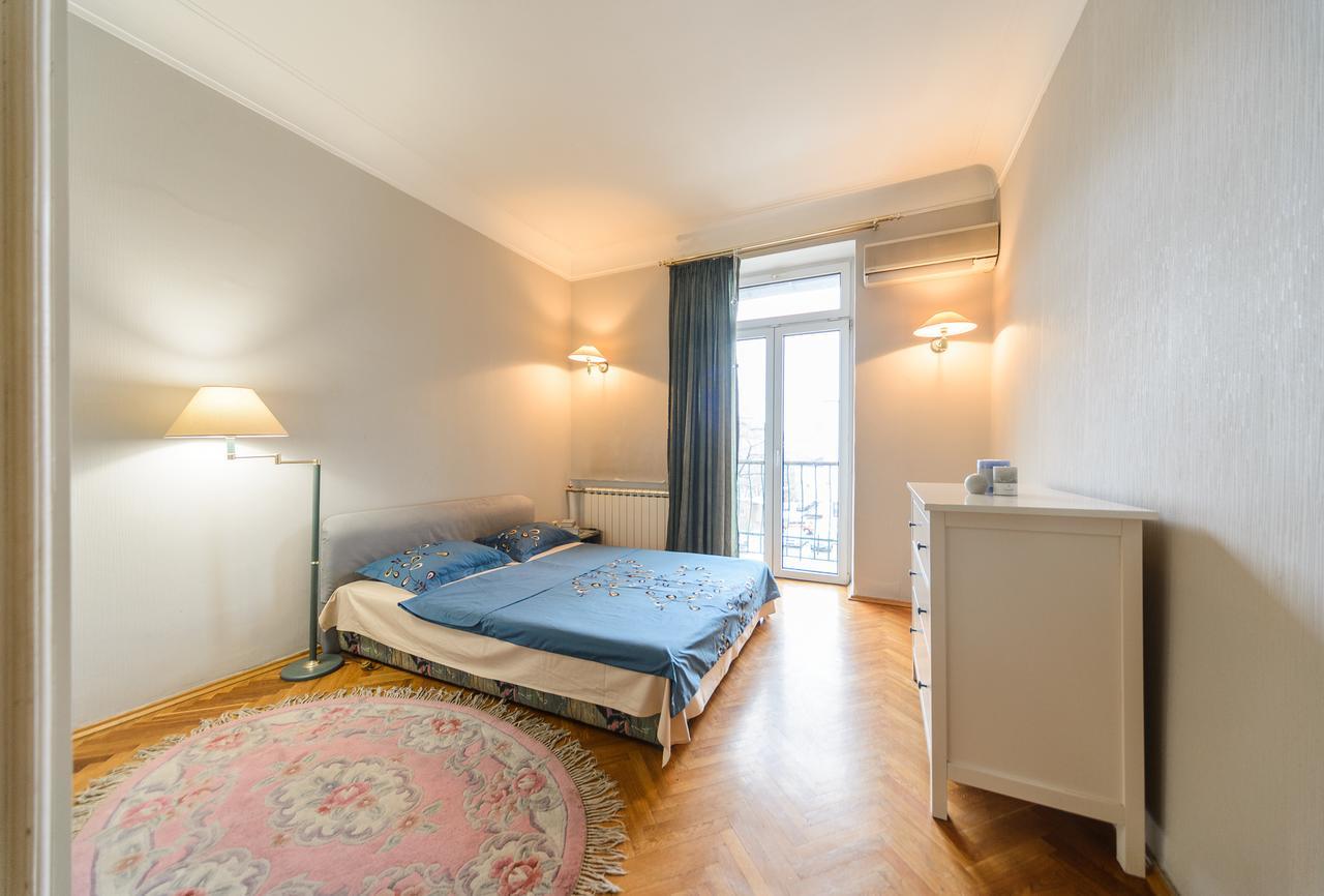 Apartment Near Olympic Stadium 키예프 외부 사진